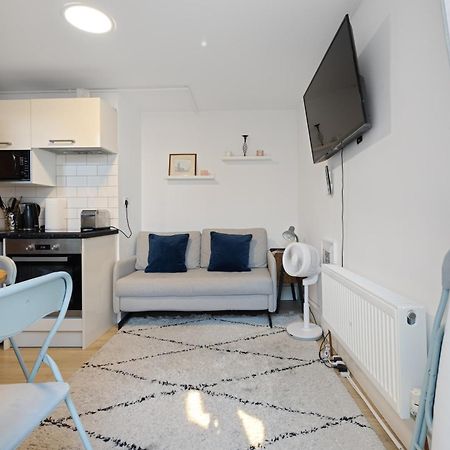 Appartement Modern Flat & Balcony In Historic West Kensington à Londres Extérieur photo